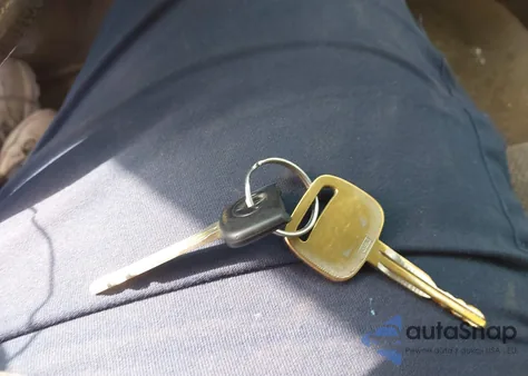 2001 Toyota Tundra z USA, uszkodzony, nr VIN 5TBJN32171S212866